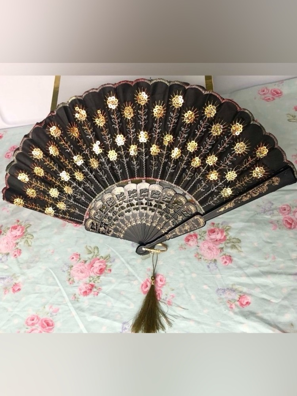Vintage Japanese Sequined Gold on Black Foldable Hand Fan Gold Tone Tassel NWOT
